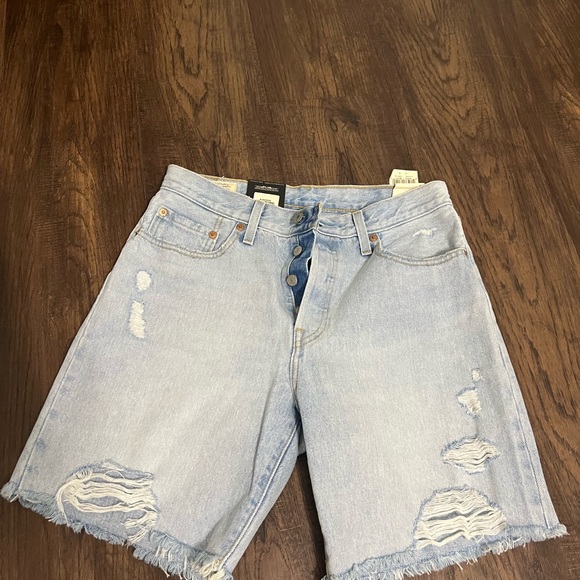 ❌SOLD❌ Levi’s 90’s Denim Shorts NWT! - Picture 5 of 11